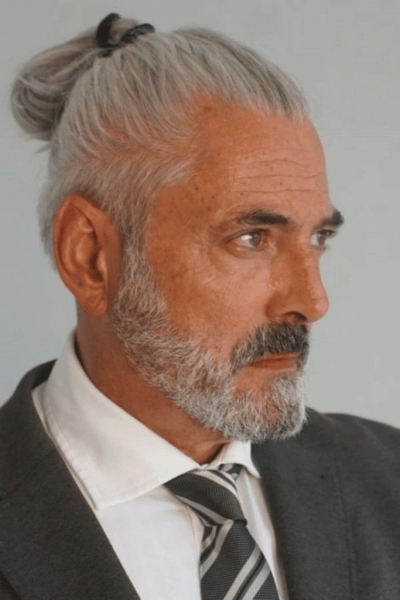 8 Hairstyles for Mature Men in 2025: Stylish Looks for Modern Dads!