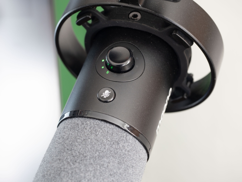 Maono's PD300 X Dynamic Microphone and Boom Arm: Great Quality and a Budget Price