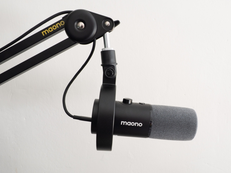 Maono's PD300 X Dynamic Microphone and Boom Arm: Great Quality and a Budget Price