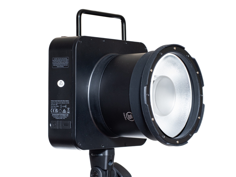 Neewer's Magnetic Flash Accessory Kit: A Perfect Partner for Q4 Outdoor Studio Flash?