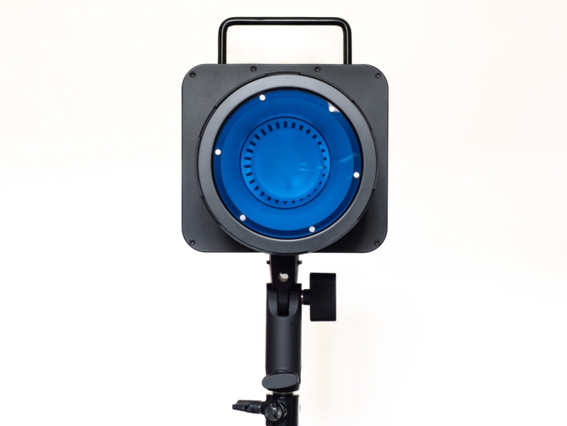 Neewer's Magnetic Flash Accessory Kit: A Perfect Partner for Q4 Outdoor Studio Flash?