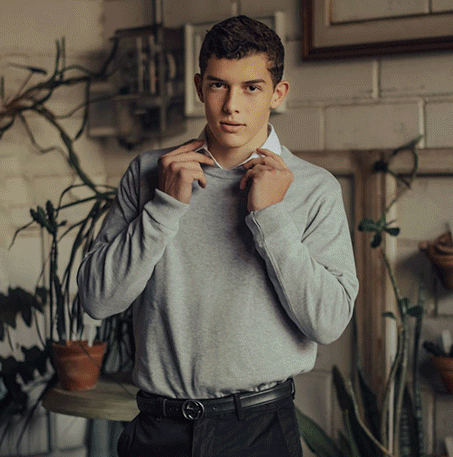 How to Take and Edit Dating Profile Pictures: 7 Must-Have Shots