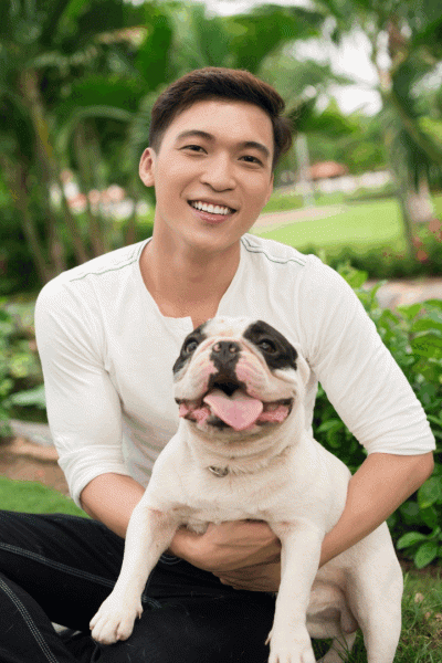 How to Take and Edit Dating Profile Pictures: 7 Must-Have Shots