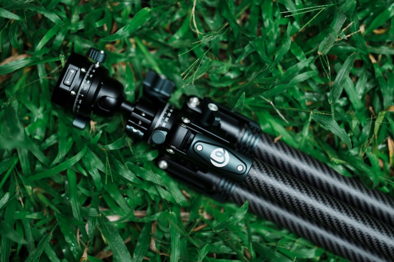 The Ulanzi GlideGo Travel Tripod Lets You Do More by Bringing Less