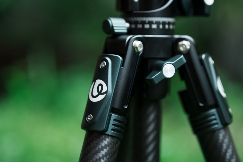 The Ulanzi GlideGo Travel Tripod Lets You Do More by Bringing Less