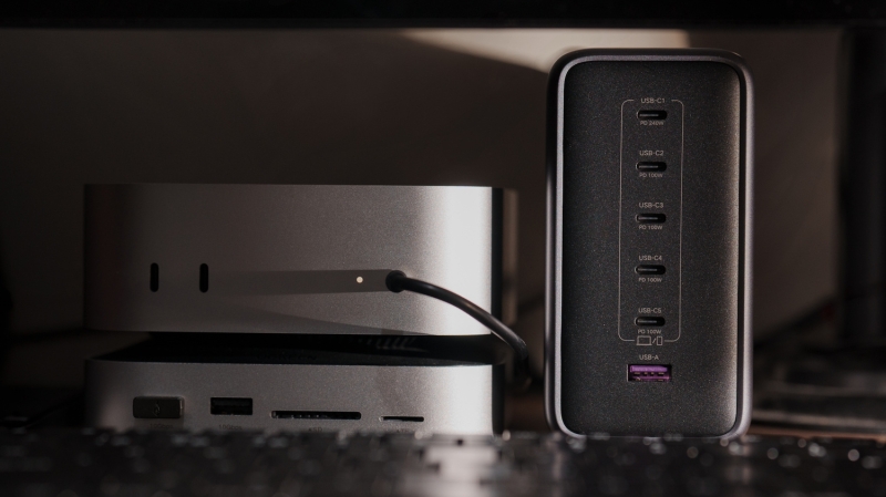 UGREEN’s New Massive 500W Desktop Gan Charger Was Made to (Em)Power Your Collaborations