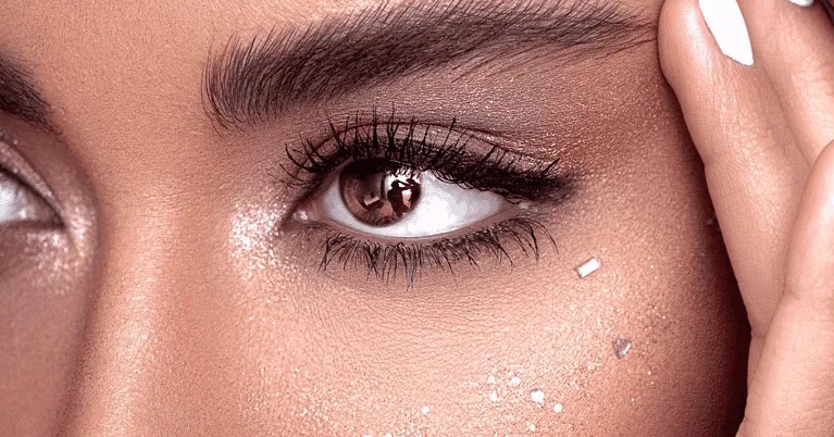 Eyeliner Filter: How to Try On Eyeliner Shapes and Colors with an App