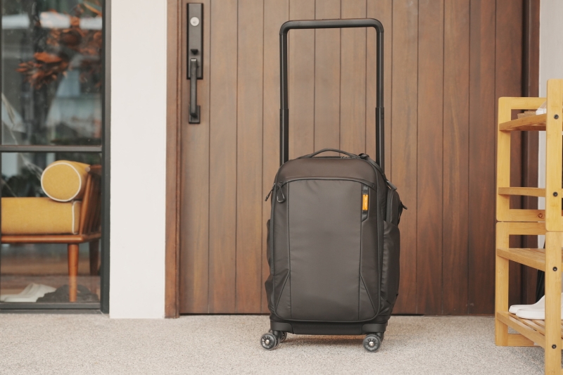 Battle of the Roller Camera Bags: Peak Design vs. Pgytech – Which One Is for You?