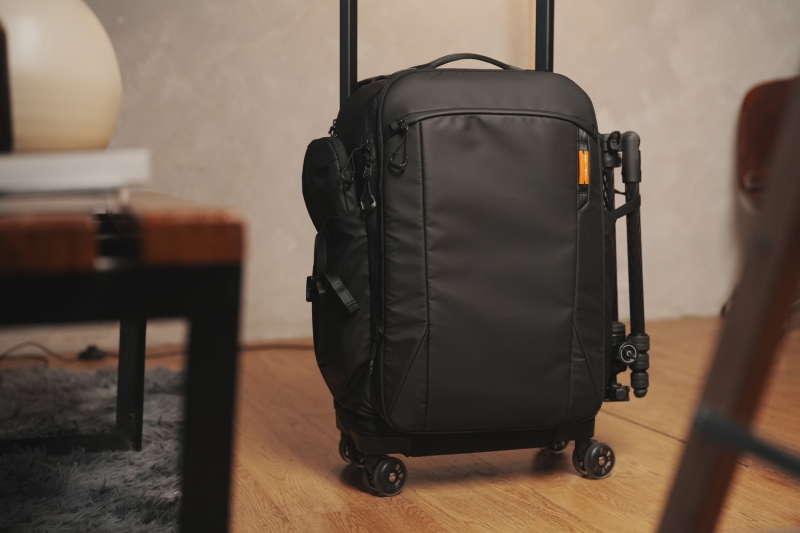 Battle of the Roller Camera Bags: Peak Design vs. Pgytech – Which One Is for You?