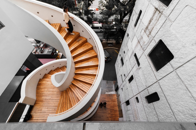 One of a Kind Ultra-Wide Angle Zoom: We Review the Schneider Kreuznach X LK Samyang 14-24mm f/2.8 Lens