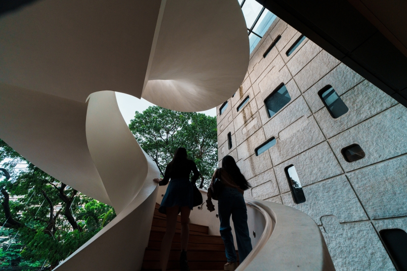 One of a Kind Ultra-Wide Angle Zoom: We Review the Schneider Kreuznach X LK Samyang 14-24mm f/2.8 Lens