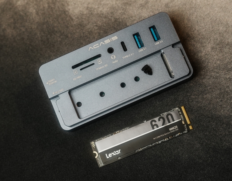 This USB-C Hub From Acasis Has a Hidden Benefit That On-The-Go Photographers Will Love