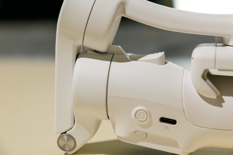 We Review the Hohem iSteady V3 Ultra Consumer Smartphone Gimbal: An AI-Powered Gimbal Designed for Content Creators