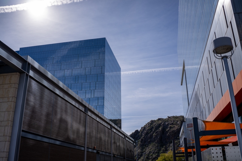 Fstoppers Reviews the Meike 35mm f/1.8 Pro AF: Amazing Performance for the Price