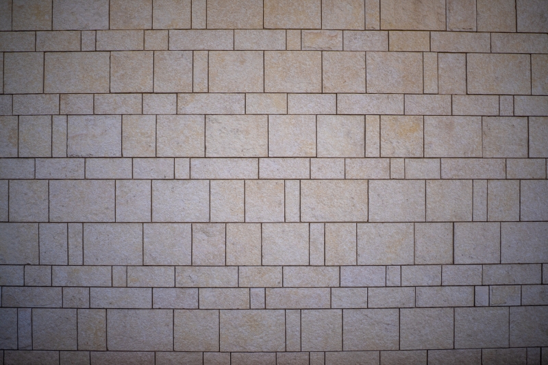 Fstoppers Reviews the Meike 35mm f/1.8 Pro AF: Amazing Performance for the Price