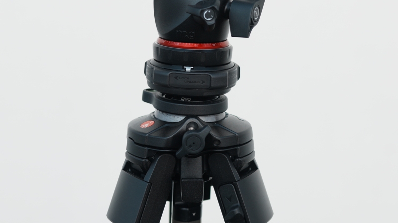 The Manfrotto ONE Offers to Be Your Tripod for Anything and Everything: Review and Demo