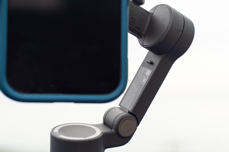 We Review the DJI Osmo Mobile 8, a Much-Needed Update for Smartphone Videographers