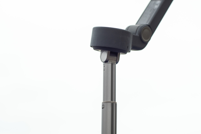 We Review the DJI Osmo Mobile 8, a Much-Needed Update for Smartphone Videographers