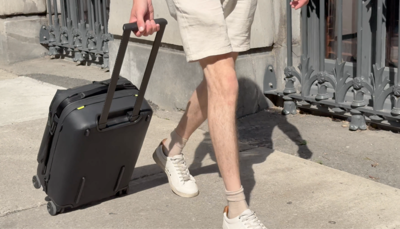 We Review The Peak Design Roller Pro - The Ultimate Travel Roller?