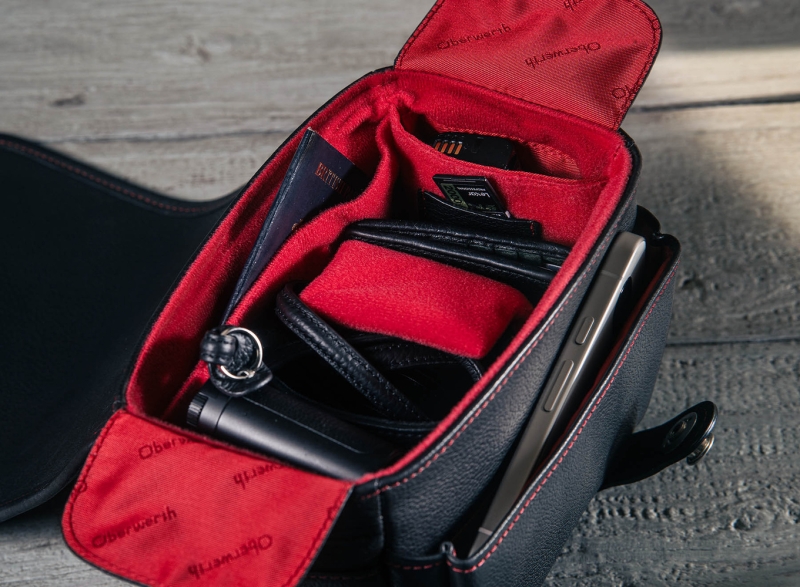 A Bag for Leica Cameras in a Class of Its Own: Oberwerth Q Bag