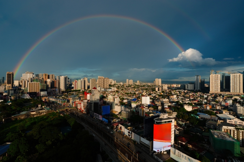 Sony a7 V Hands-On: Dynamic Range, Speed, and AI in One Hybrid Body