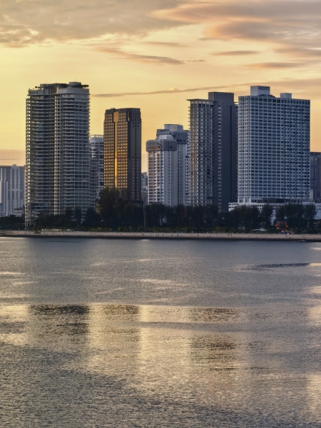 We Review Mate X7, the Latest Foldable Smartphone from Huawei, With Impressive Camera Technology.