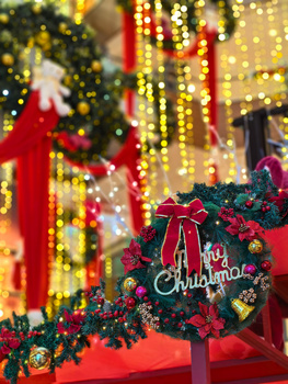 We Review Mate X7, the Latest Foldable Smartphone from Huawei, With Impressive Camera Technology.