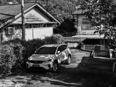 We Review Mate X7, the Latest Foldable Smartphone from Huawei, With Impressive Camera Technology.