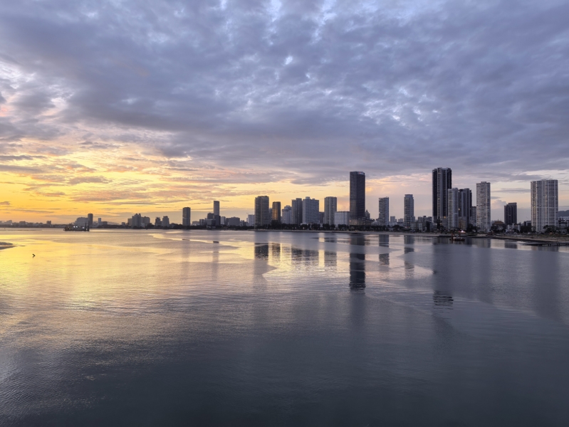 We Review Mate X7, the Latest Foldable Smartphone from Huawei, With Impressive Camera Technology.