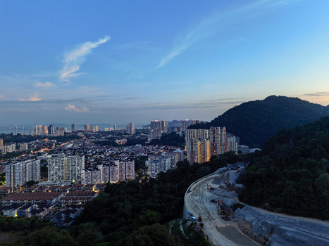 We Review Mate X7, the Latest Foldable Smartphone from Huawei, With Impressive Camera Technology.