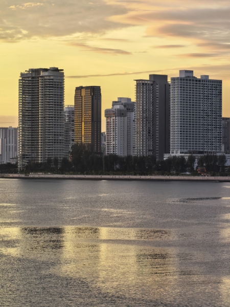 We Review Mate X7, the Latest Foldable Smartphone from Huawei, With Impressive Camera Technology.