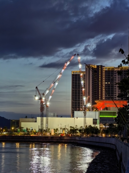 We Review Mate X7, the Latest Foldable Smartphone from Huawei, With Impressive Camera Technology.