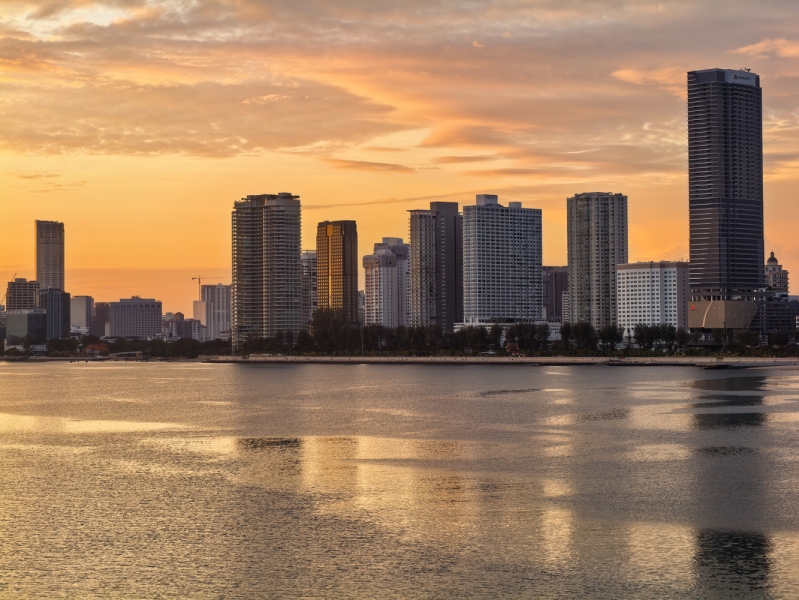 We Review Mate X7, the Latest Foldable Smartphone from Huawei, With Impressive Camera Technology.