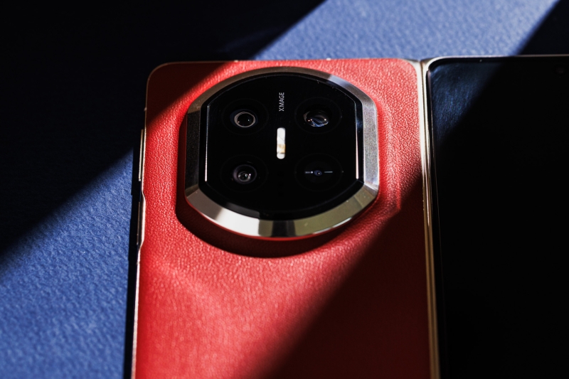 We Review Mate X7, the Latest Foldable Smartphone from Huawei, With Impressive Camera Technology.