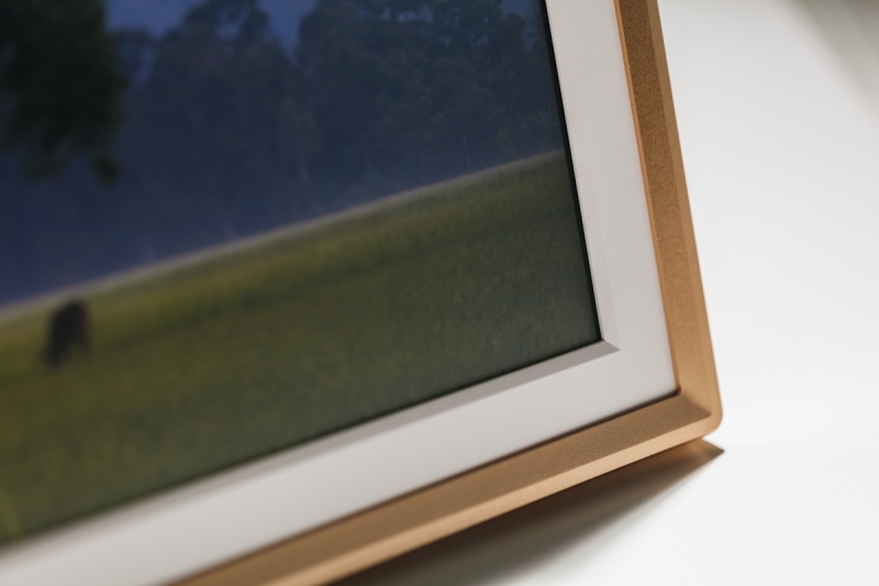 We Review the Arzopa D14: A Stylish, Easy-to-Use Digital Photo Frame