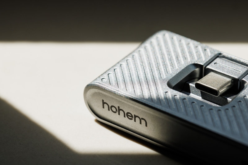 We Review Hohem&rsquo;s SSD-01: A Portable SSD Storage Expansion With Built-in Versatile Hub Designed for Today&rsquo;s Creative Needs