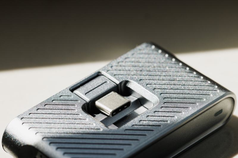 We Review Hohem&rsquo;s SSD-01: A Portable SSD Storage Expansion With Built-in Versatile Hub Designed for Today&rsquo;s Creative Needs