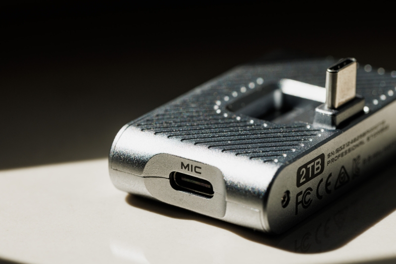 We Review Hohem&rsquo;s SSD-01: A Portable SSD Storage Expansion With Built-in Versatile Hub Designed for Today&rsquo;s Creative Needs