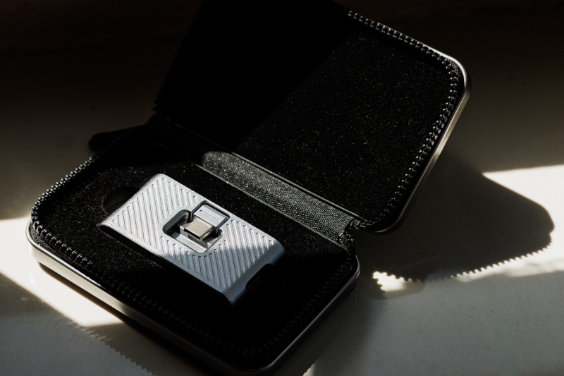 We Review Hohem&rsquo;s SSD-01: A Portable SSD Storage Expansion With Built-in Versatile Hub Designed for Today&rsquo;s Creative Needs