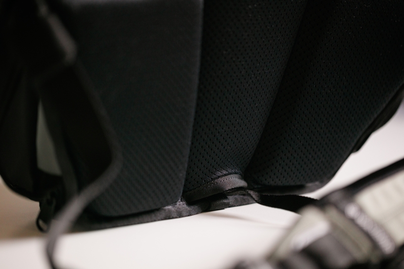 We Review the WANDRD ROGUE 6L Sling V2: Big Function in a Compact Sling